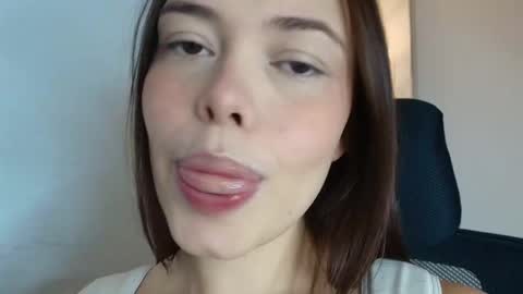 Snapshot of lisbet_21x chatting on 10/21/25, 10:10 Lisbet online show from 10/21/25, 10:10