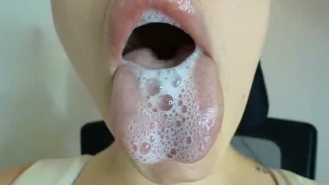 Snapshot of lisbet_21x chatting on 10/28/25, 09:28 Lisbet online show from 10/28/25, 09:28