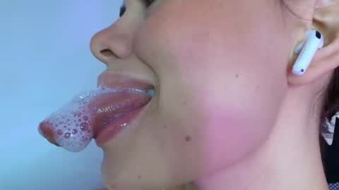 Snapshot of lisbet_21x chatting on 11/08/25, 02:06 Lisbet online show from 11/08/25, 02:06