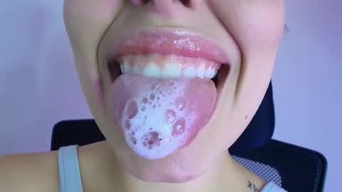 Snapshot of lisbet_21x chatting on 11/13/25, 03:33 Lisbet online show from 11/13/25, 03:33