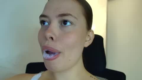 Snapshot of lisbet_21x chatting on 12/04/25, 07:22 Lisbet online show from 12/04/25, 07:22