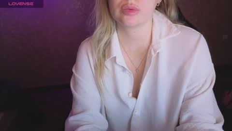 Anna online show from 06/18/26, 01:39