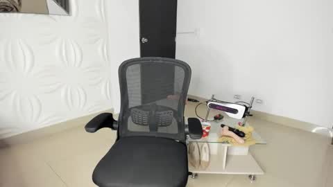 Lissa online show from 10/02/25, 02:29