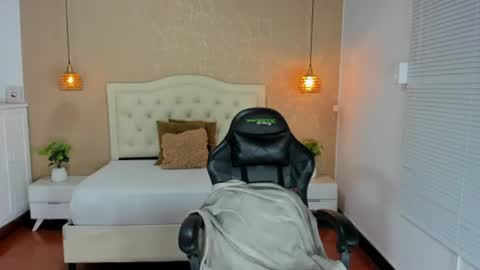 L I S S A  online show from 06/13/26, 05:33