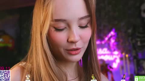 your Liza again. Next stream Dec. 1  at 2 or 3  GMT online show from 11/09/25, 06:01