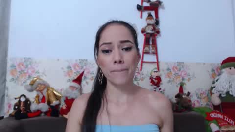 Snapshot of lissabear chatting on 12/18/24, 06:46 Sara Lucia online show from 12/18/24, 06:46