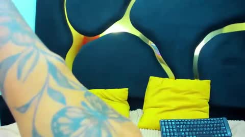 LISSA JHONS online show from 10/11/25, 05:17