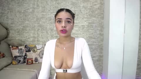 Snapshot of lissbrown chatting on 11/04/25, 01:10 Liss Brown online show from 11/04/25, 01:10