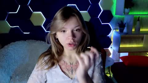 Snapshot of litabrom chatting on 12/29/24, 01:13 Lena online show from 12/29/24, 01:13