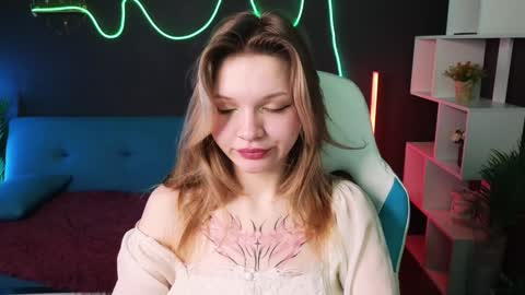 Snapshot of litabrom chatting on 02/05/25, 04:16 Lena online show from 02/05/25, 04:16