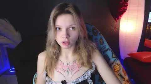 Snapshot of litabrom chatting on 03/12/25, 07:57 Lena online show from 03/12/25, 07:57