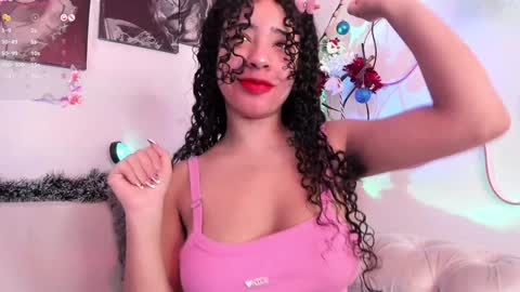 Snapshot of litcute_curly chatting on 12/21/24, 01:21 Aillyn online show from 12/21/24, 01:21