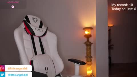 Diana Woods online show from 09/29/25, 03:50