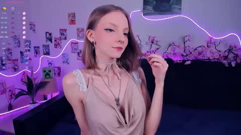 Bella online show from 11/25/25, 07:41