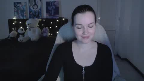 little__flowers online show from 10/25/25, 08:55