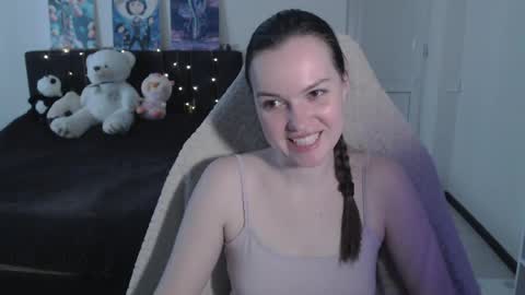 little__flowers online show from 05/13/26, 09:06