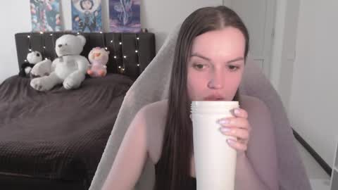 little__flowers online show from 05/18/26, 08:20