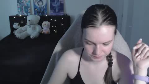 little__flowers online show from 06/12/26, 08:57