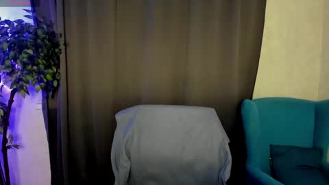 Snapshot of little__isabel chatting on 04/30/26, 01:34 Isabel online show from 04/30/26, 01:34