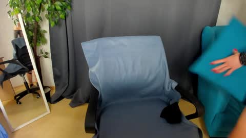 Snapshot of little__isabel chatting on 05/21/26, 07:59 Isabel online show from 05/21/26, 07:59