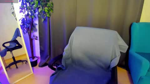Snapshot of little__isabel chatting on 05/26/26, 01:34 Isabel online show from 05/26/26, 01:34