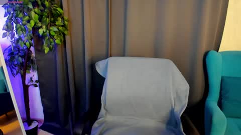 Snapshot of little__isabel chatting on 06/07/26, 08:07 Isabel online show from 06/07/26, 08:07