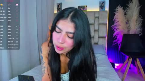 Sophie ---- connected from 1400 to 2100 Colombia time online show from 06/08/26, 08:09