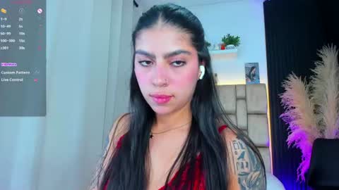 Sophie ---- connected from 1400 to 2100 Colombia time online show from 06/16/26, 08:44