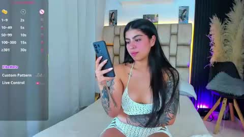 Sophie ---- connected from 1400 to 2100 Colombia time online show from 07/10/26, 08:11