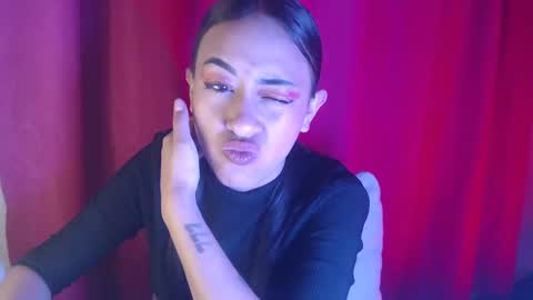 Snapshot of little_aphrodite2 chatting on 11/01/25, 04:14 Aliciaparaisss online show from 11/01/25, 04:14