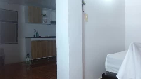 Snapshot of little_babyboo_ chatting on 04/18/26, 12:25 Catalina online show from 04/18/26, 12:25