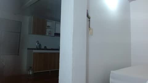 Snapshot of little_babyboo_ chatting on 04/21/26, 01:42 Catalina online show from 04/21/26, 01:42