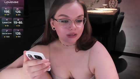 Eva online show from 02/04/25, 01:48