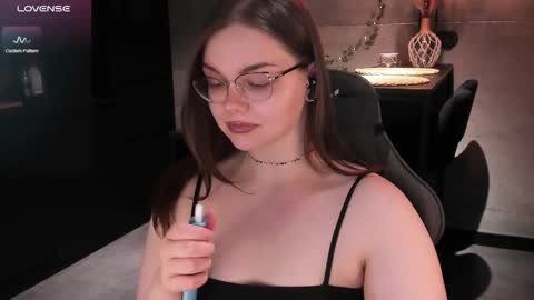 Eva online show from 02/21/25, 02:59