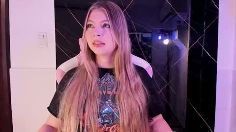 little_blode online show from 10/19/25, 11:33