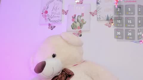 Snapshot of little_channel_ chatting on 06/06/26, 11:26 online show from 06/06/26, 11:26