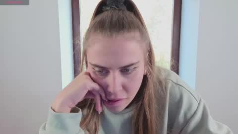 Snapshot of little_cu1tie chatting on 10/20/25, 07:20 Margo online show from 10/20/25, 07:20