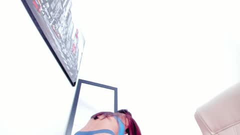 Snapshot of little_eli chatting on 02/22/25, 07:14 Help me reach 100 likes online show from 02/22/25, 07:14