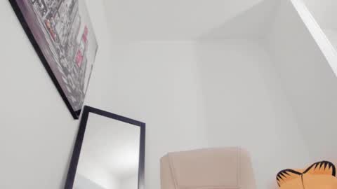 Snapshot of little_eli chatting on 03/07/25, 10:21 Help me reach 100 likes online show from 03/07/25, 10:21