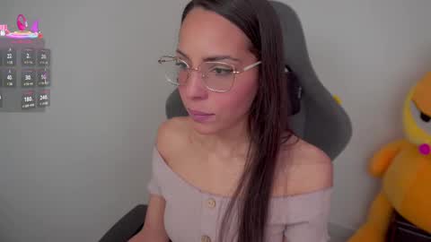 Snapshot of little_eli chatting on 09/28/25, 07:08 Help me reach 100 likes online show from 09/28/25, 07:08