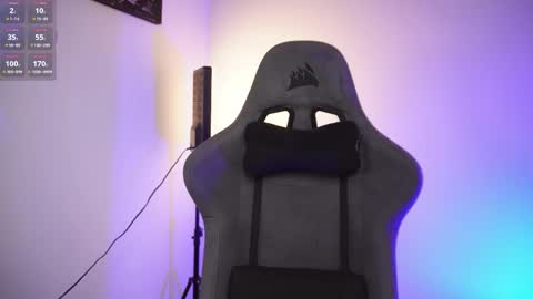 Snapshot of little_eli chatting on 10/22/25, 07:13 Help me reach 100 likes online show from 10/22/25, 07:13