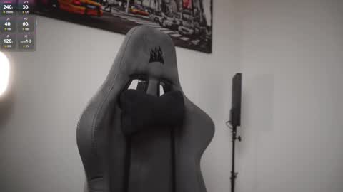 Snapshot of little_eli chatting on 11/20/25, 07:13 Help me reach 100 likes online show from 11/20/25, 07:13