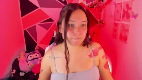 Snapshot of little_emma0 chatting on 05/08/26, 02:28 Carol online show from 05/08/26, 02:28