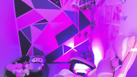 Snapshot of little_emma0 chatting on 07/14/26, 04:13 Carol online show from 07/14/26, 04:13