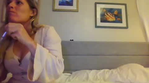 Snapshot of little_lies chatting on 02/06/25, 02:33 little lies online show from 02/06/25, 02:33