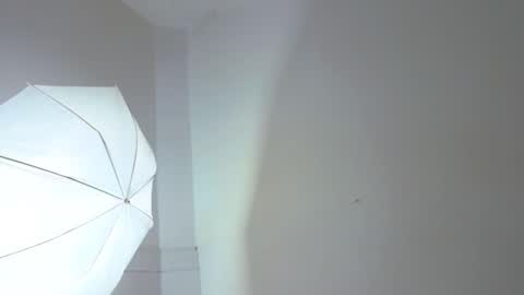 little_lilith_apple online show from 12/04/25, 10:57