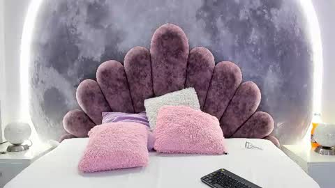 little_melanie online show from 06/11/26, 02:37