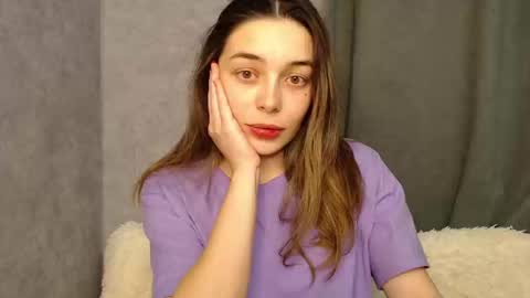 Mia   Im online every day 1530 PM in New York  2030 PM in London online show from 12/20/24, 08:23