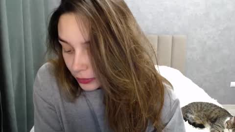 Mia   Im online every day 1530 PM in New York  2030 PM in London online show from 02/04/25, 07:55