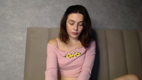 Mia   Im online every day 1530 PM in New York  2030 PM in London online show from 10/21/25, 09:04